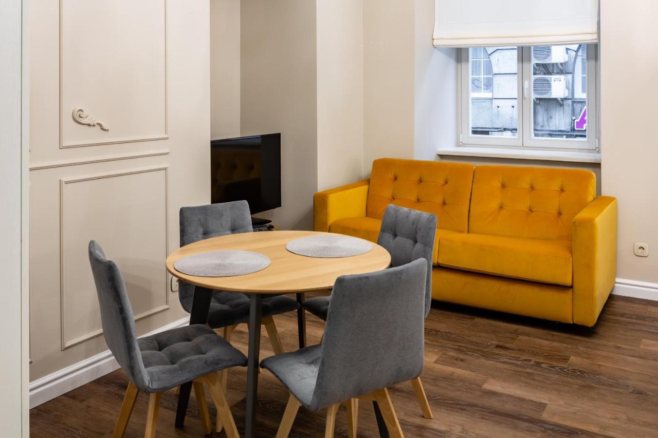 Romari Площа Катедральна 8 Apartment Lviv Luaran gambar