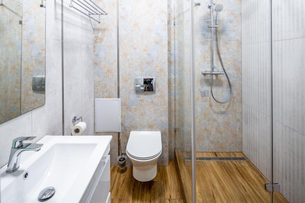 Romari Площа Катедральна 8 Apartment Lviv Luaran gambar