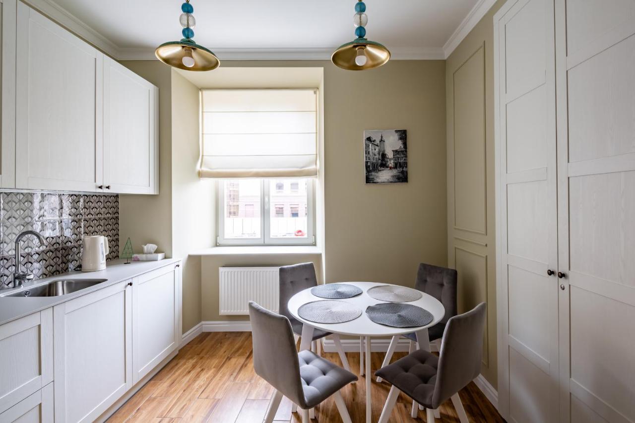 Romari Площа Катедральна 8 Apartment Lviv Luaran gambar