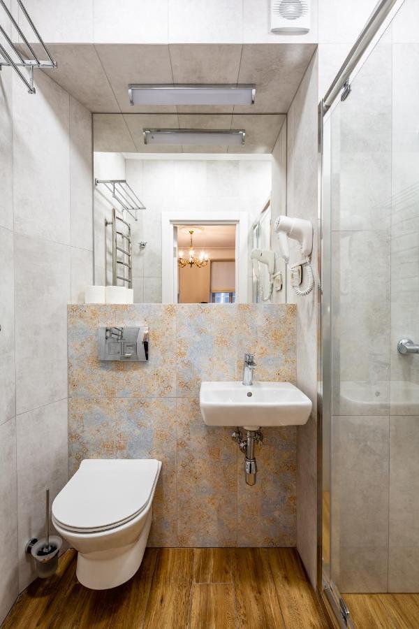 Romari Площа Катедральна 8 Apartment Lviv Luaran gambar