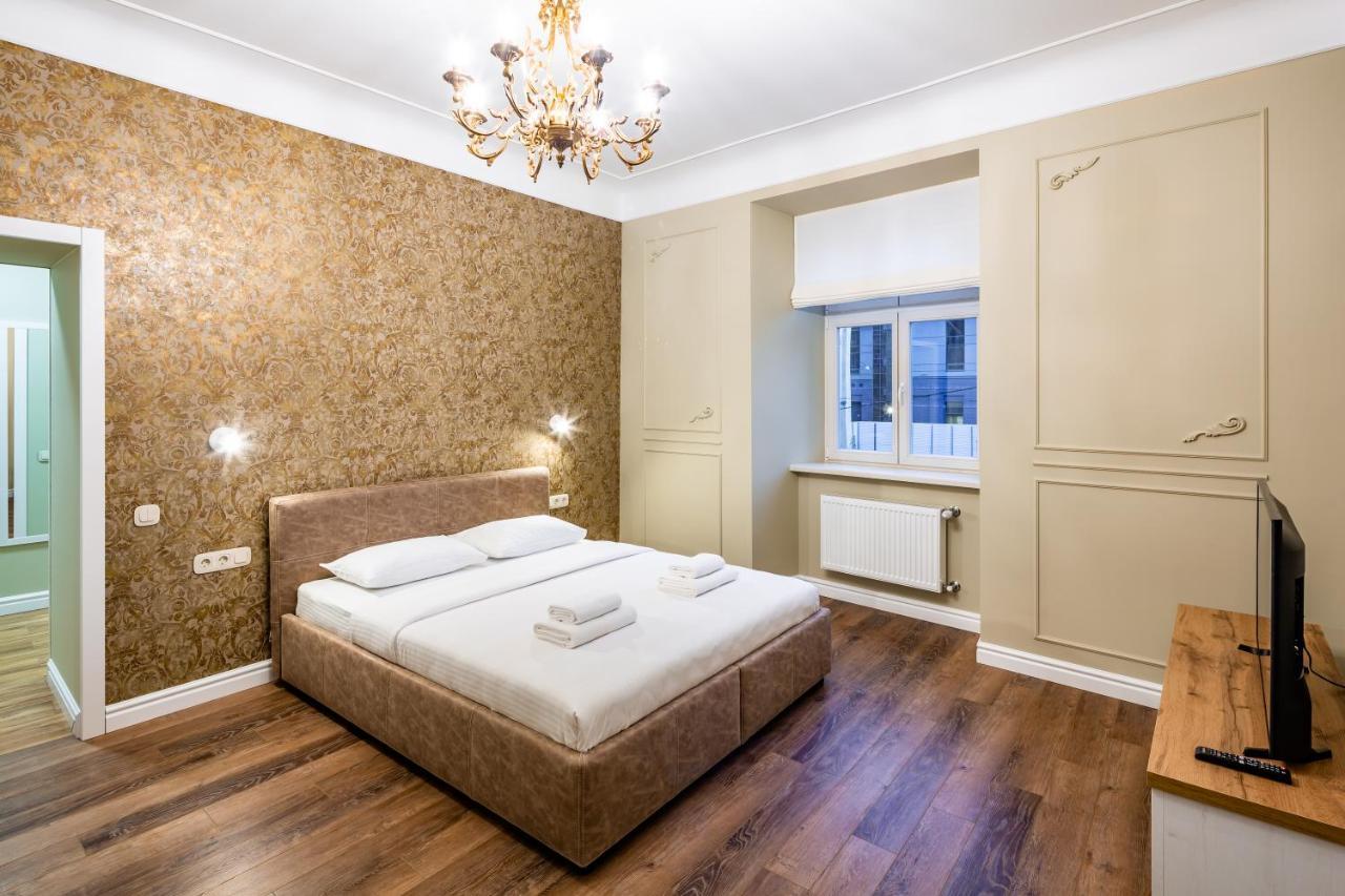 Romari Площа Катедральна 8 Apartment Lviv Luaran gambar