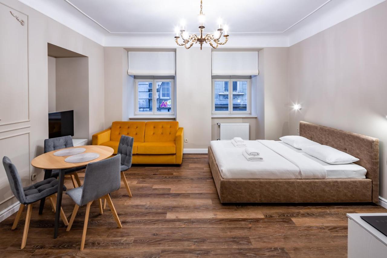 Romari Площа Катедральна 8 Apartment Lviv Luaran gambar
